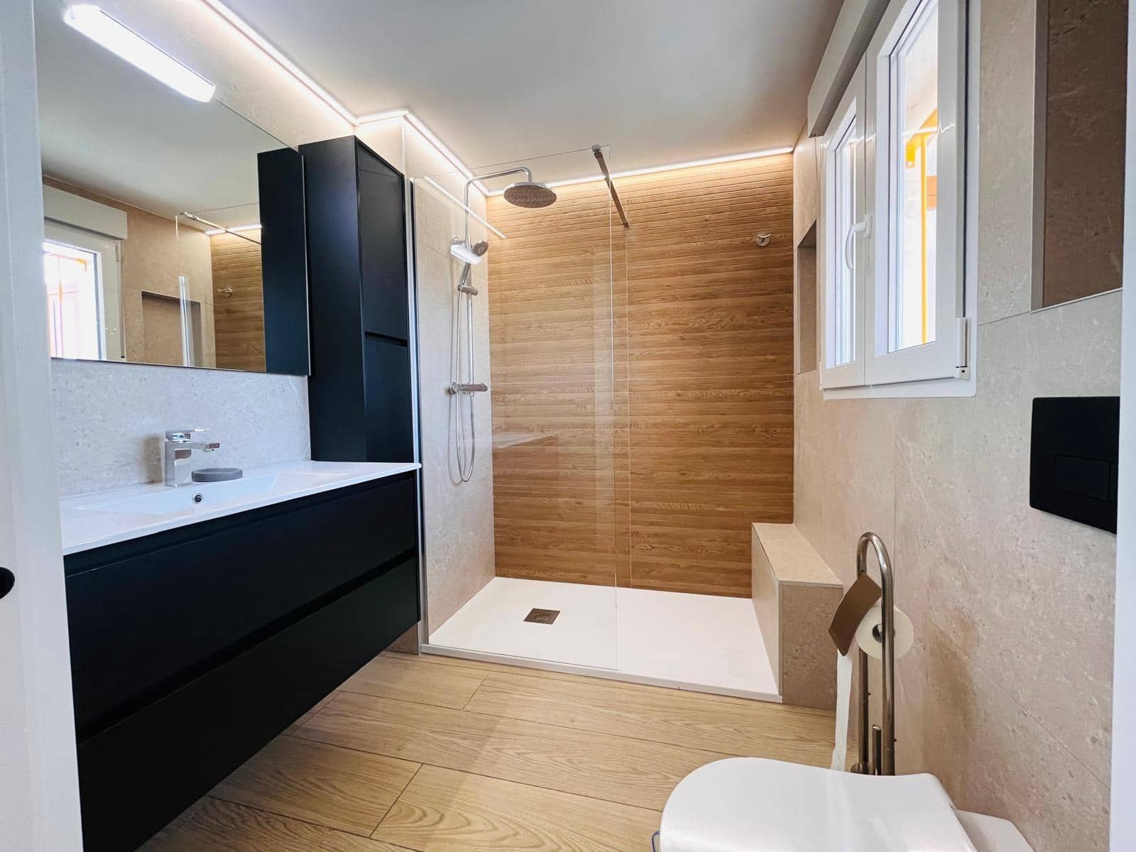 2 slaapkamer Flat te koop in Playa de San Juan met zwembad garage - € 510.000 (Ref: 9711993)