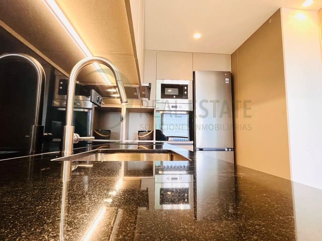 2 soverom Leilighet til salgs i Playa de San Juan, Alicante by med svømmebasseng garasje - € 510 000 (Ref: 9711993)