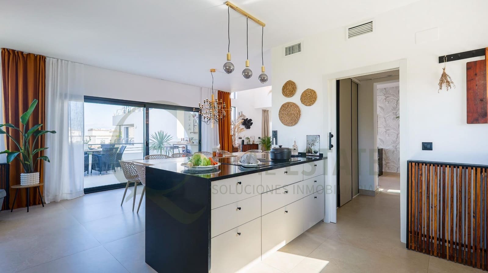 5 quarto Moradia para venda em Playa de San Juan com piscina garagem - 2 900 000 € (Ref: 9711995)