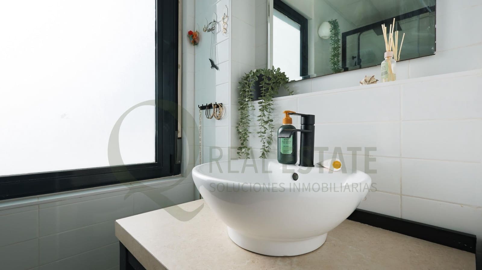 5 quarto Moradia para venda em Playa de San Juan com piscina garagem - 2 900 000 € (Ref: 9711995)