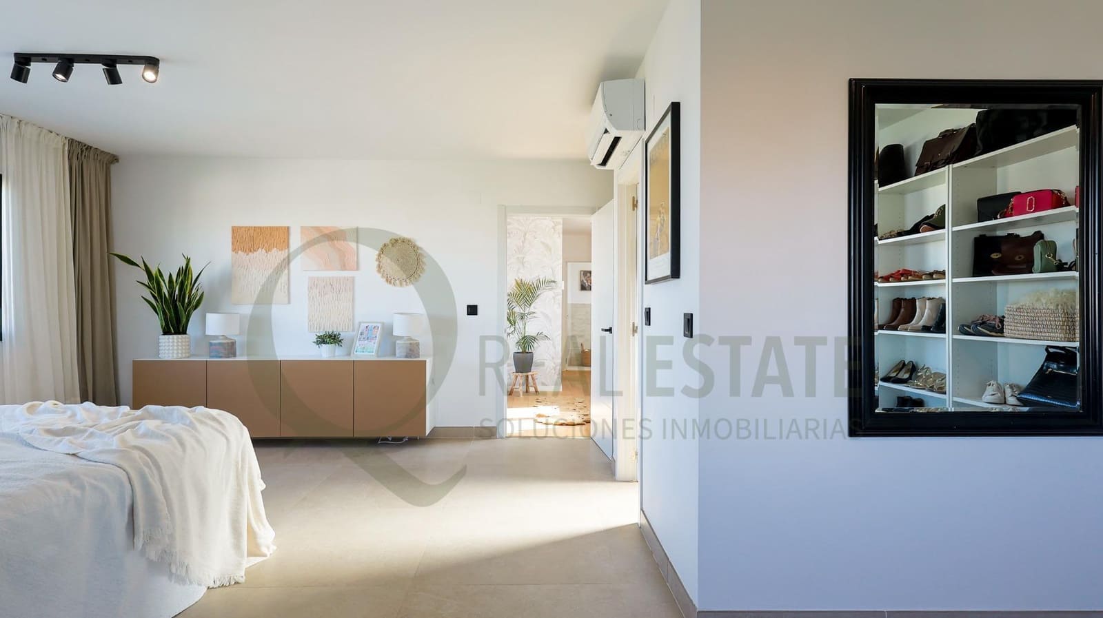 5 quarto Moradia para venda em Playa de San Juan com piscina garagem - 2 900 000 € (Ref: 9711995)