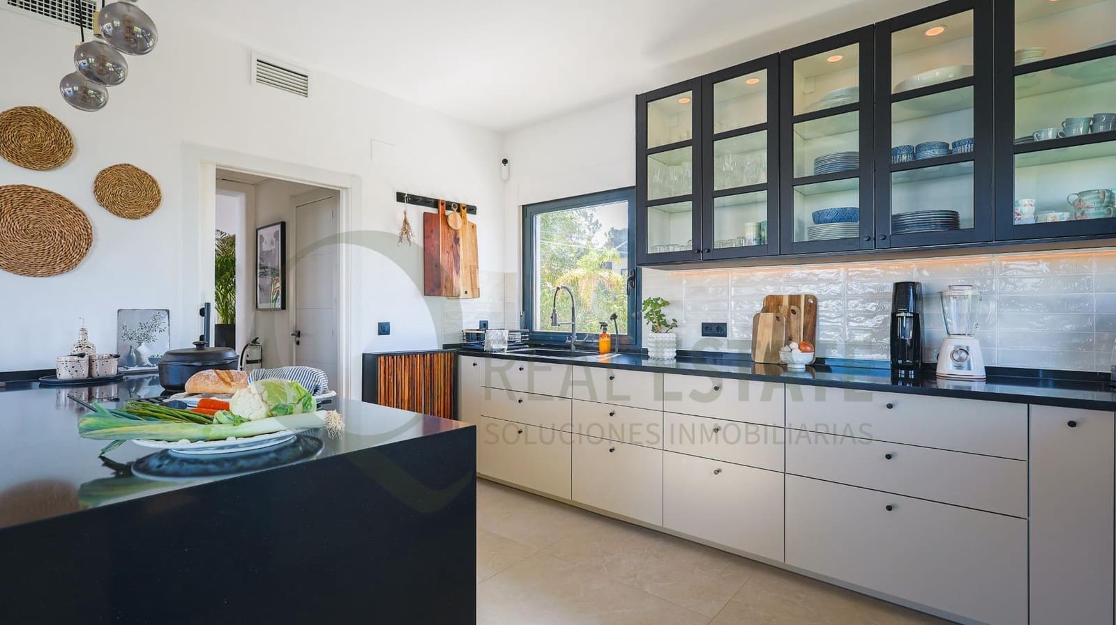 5 quarto Moradia para venda em Playa de San Juan com piscina garagem - 2 900 000 € (Ref: 9711995)