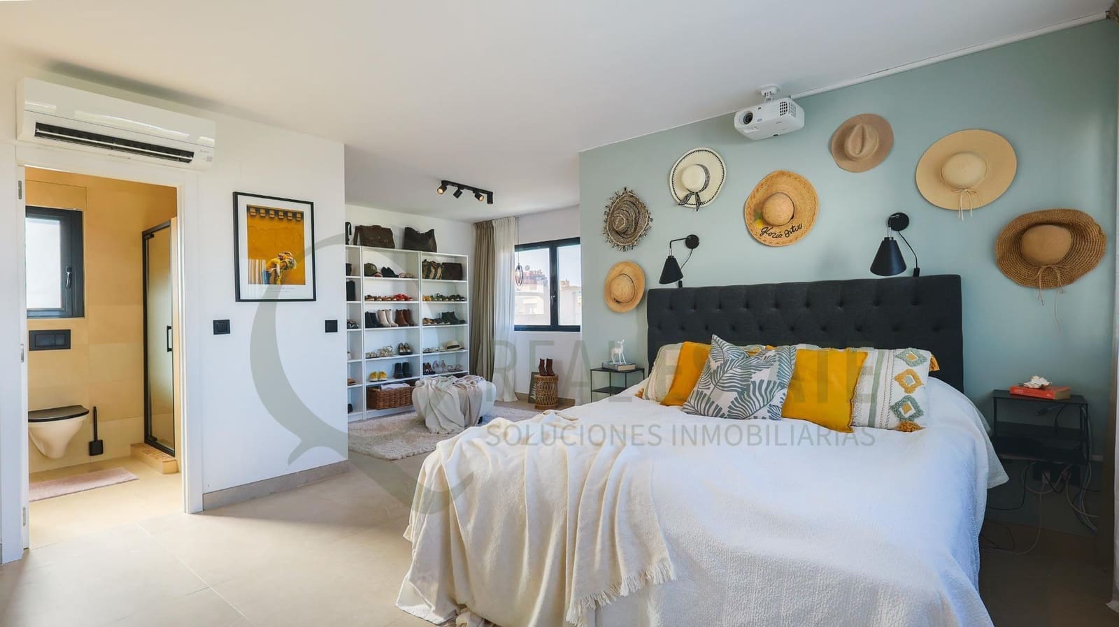 5 quarto Moradia para venda em Playa de San Juan com piscina garagem - 2 900 000 € (Ref: 9711995)