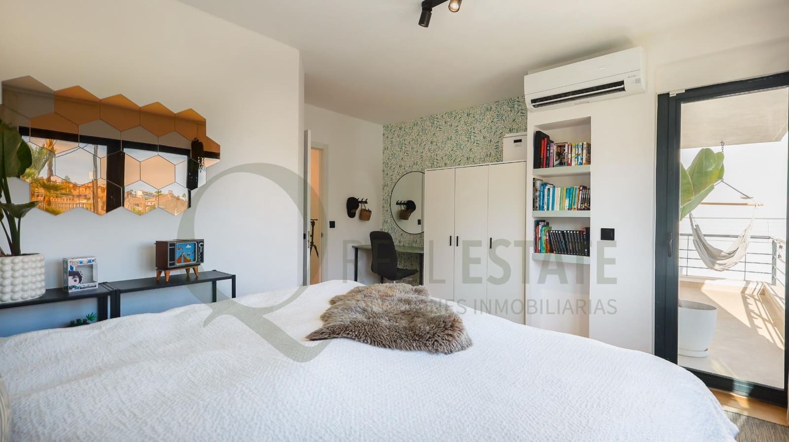 5 quarto Moradia para venda em Playa de San Juan com piscina garagem - 2 900 000 € (Ref: 9711995)