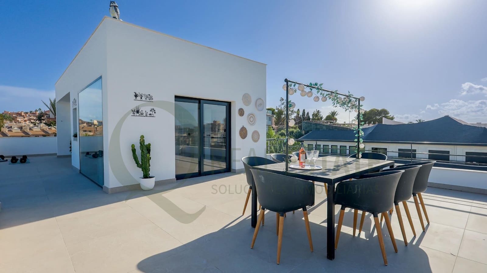 5 quarto Moradia para venda em Playa de San Juan com piscina garagem - 2 900 000 € (Ref: 9711995)