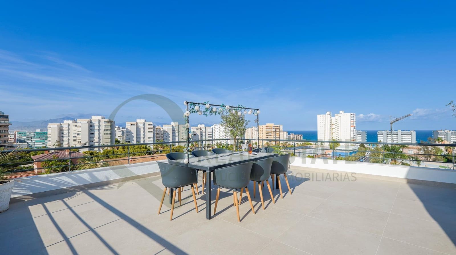 5 quarto Moradia para venda em Playa de San Juan com piscina garagem - 2 900 000 € (Ref: 9711995)