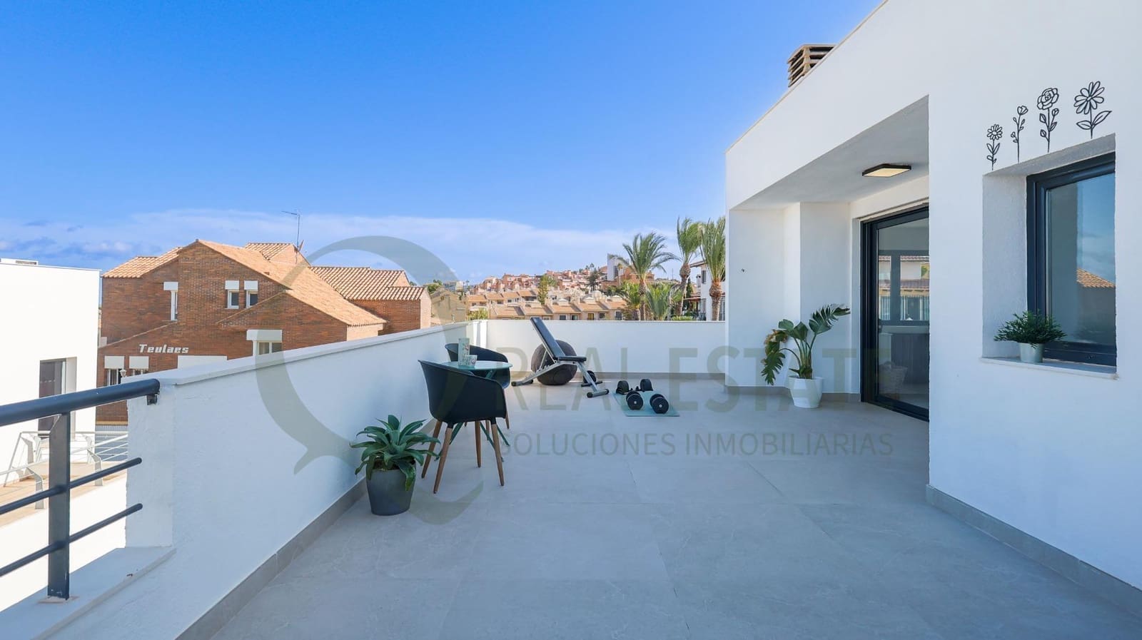 5 quarto Moradia para venda em Playa de San Juan com piscina garagem - 2 900 000 € (Ref: 9711995)