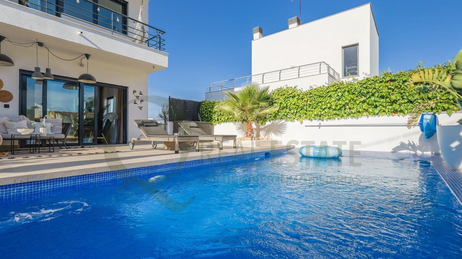 5 quarto Moradia para venda em Playa de San Juan com piscina garagem - 2 900 000 € (Ref: 9711995)