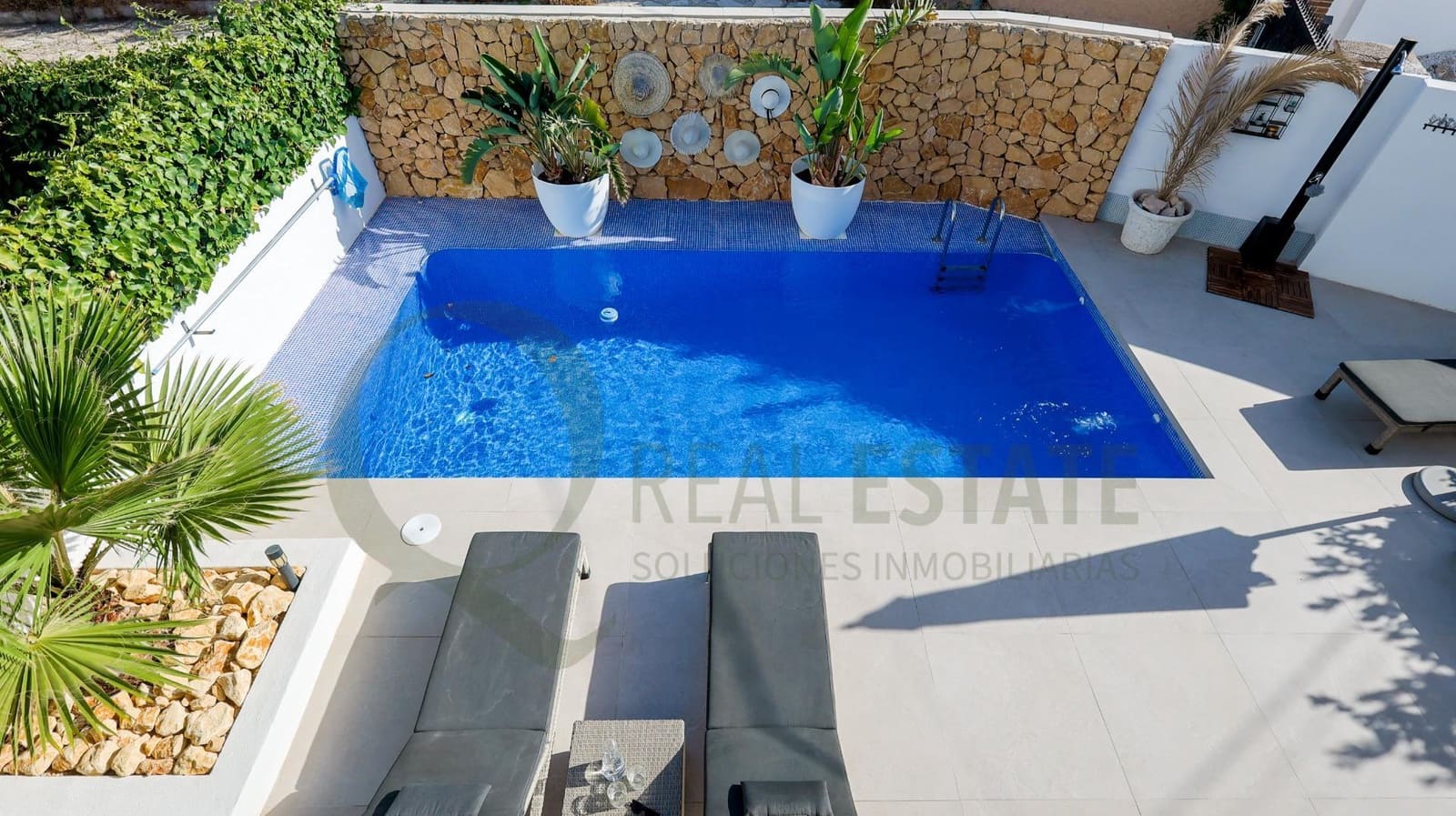 5 quarto Moradia para venda em Playa de San Juan com piscina garagem - 2 900 000 € (Ref: 9711995)