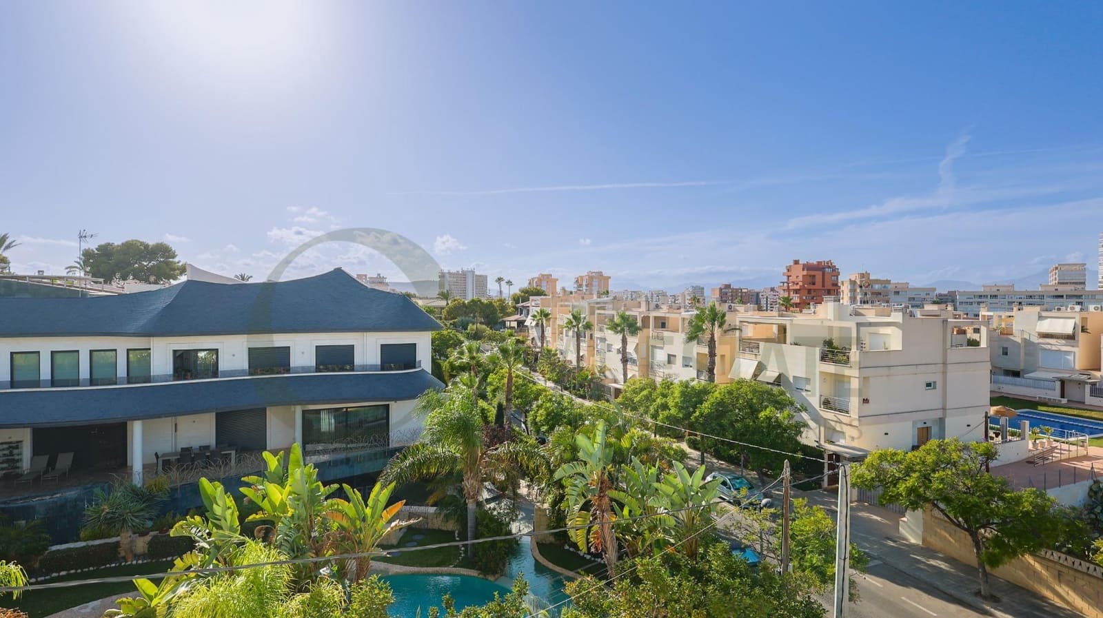 5 quarto Moradia para venda em Playa de San Juan com piscina garagem - 2 900 000 € (Ref: 9711995)