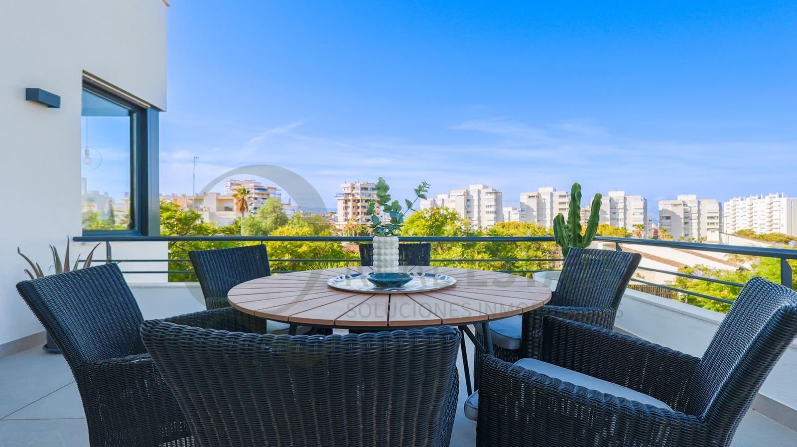 5 quarto Moradia para venda em Playa de San Juan com piscina garagem - 2 900 000 € (Ref: 9711995)