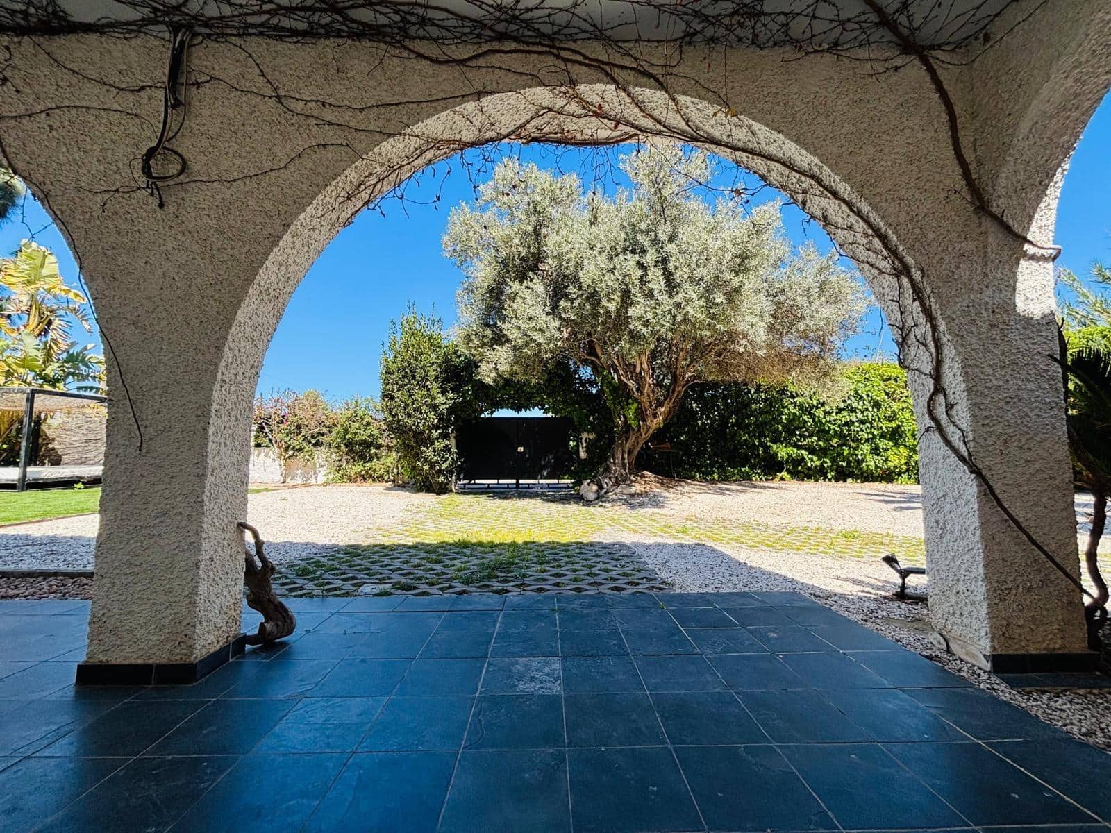 4 bedroom Villa for sale in Muchamiel / Mutxamel with pool garage - € 750,000 (Ref: 9719986)