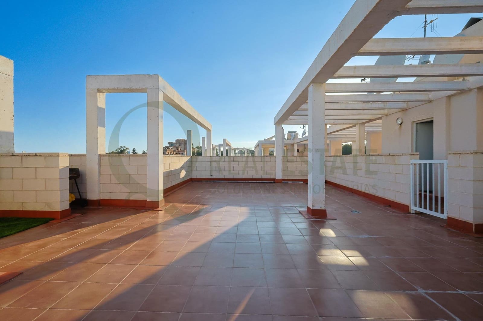 2 bedroom Penthouse for sale in El Campello - € 299,000 (Ref: 9721728)