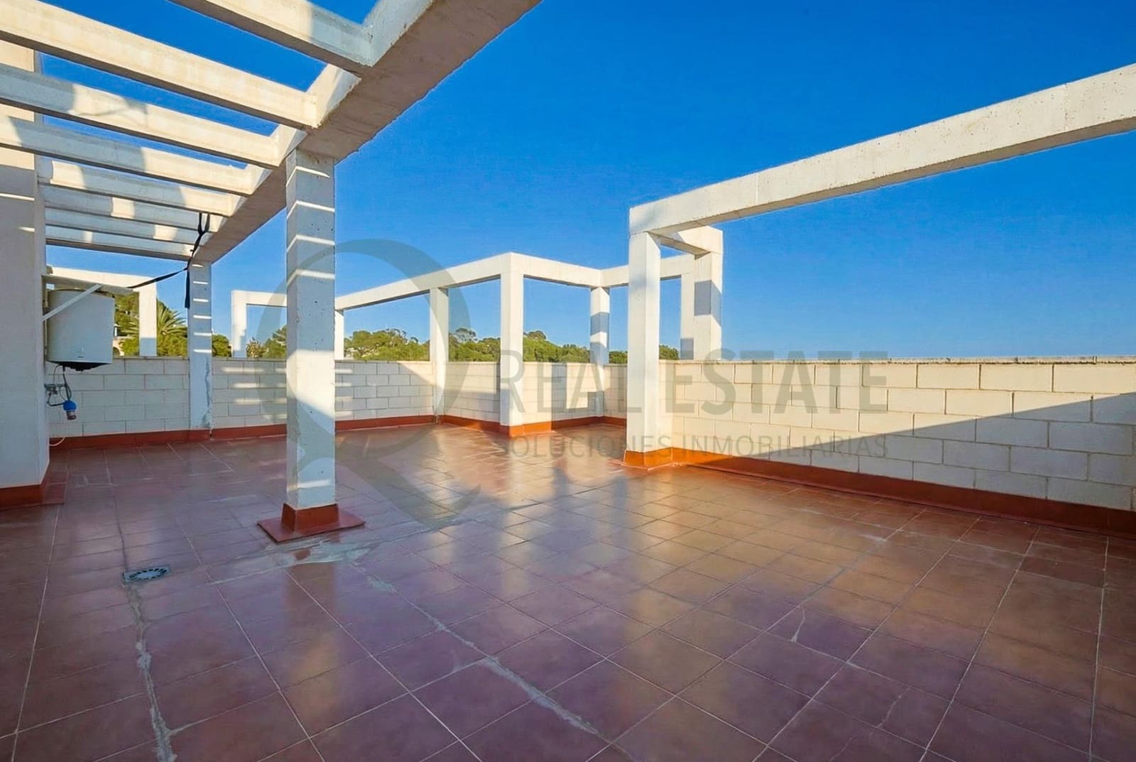 2 bedroom Penthouse for sale in El Campello - € 299,000 (Ref: 9721728)