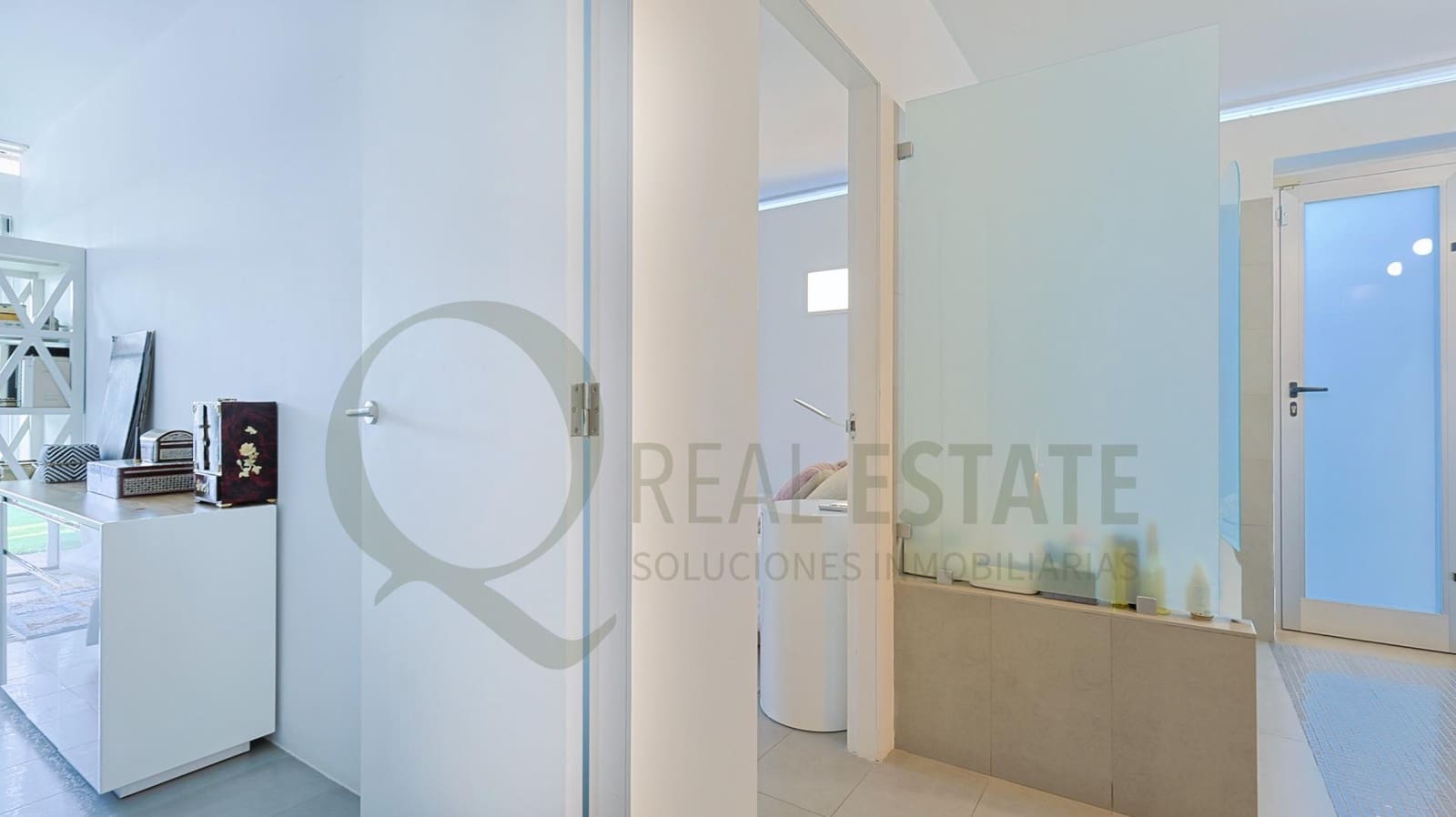 5 bedroom Villa for sale in Muchamiel / Mutxamel with pool garage - € 680,000 (Ref: 9726662)