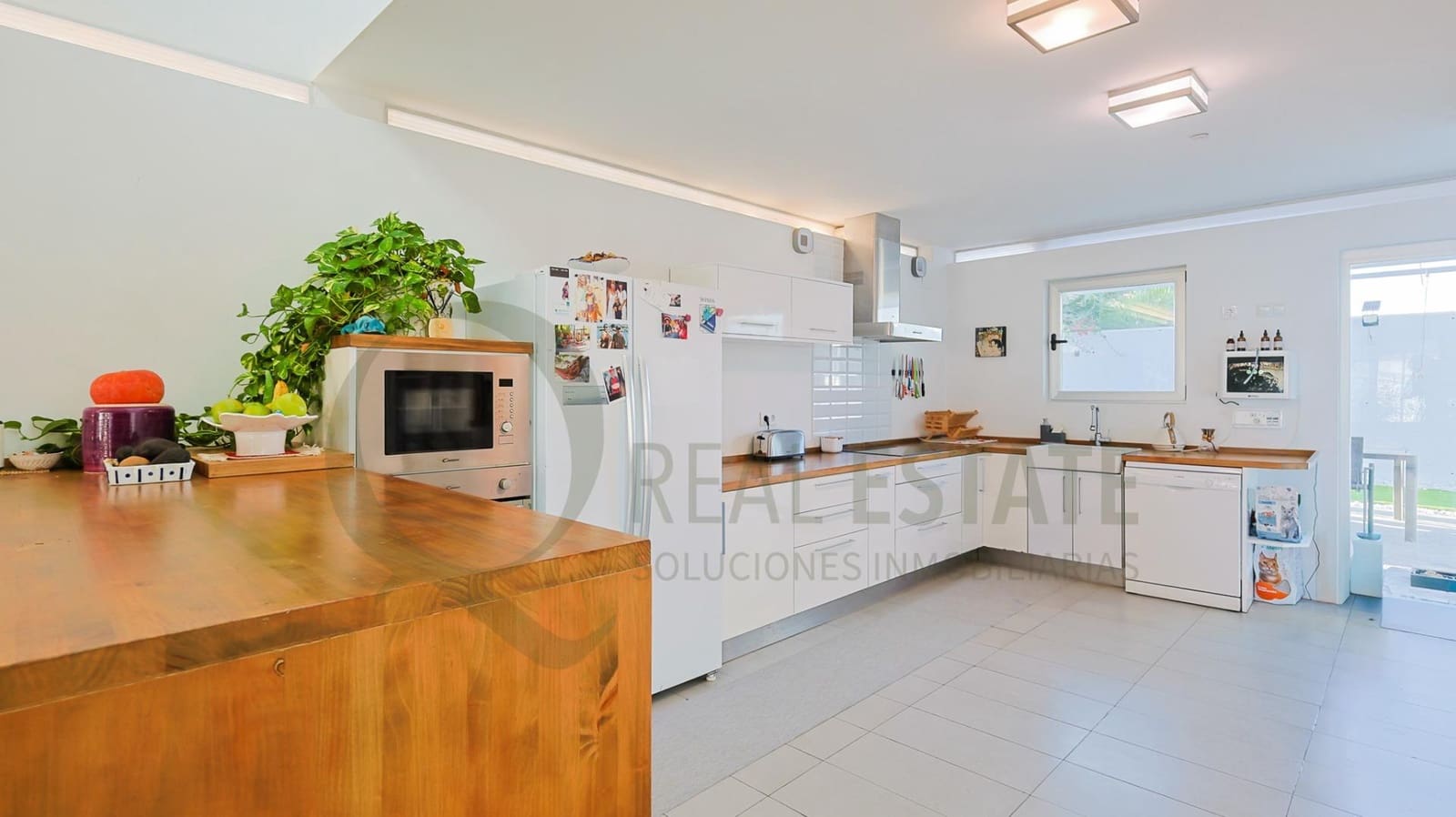 5 bedroom Villa for sale in Muchamiel / Mutxamel with pool garage - € 680,000 (Ref: 9726662)