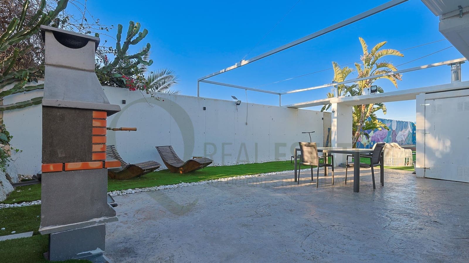 5 bedroom Villa for sale in Muchamiel / Mutxamel with pool garage - € 680,000 (Ref: 9726662)
