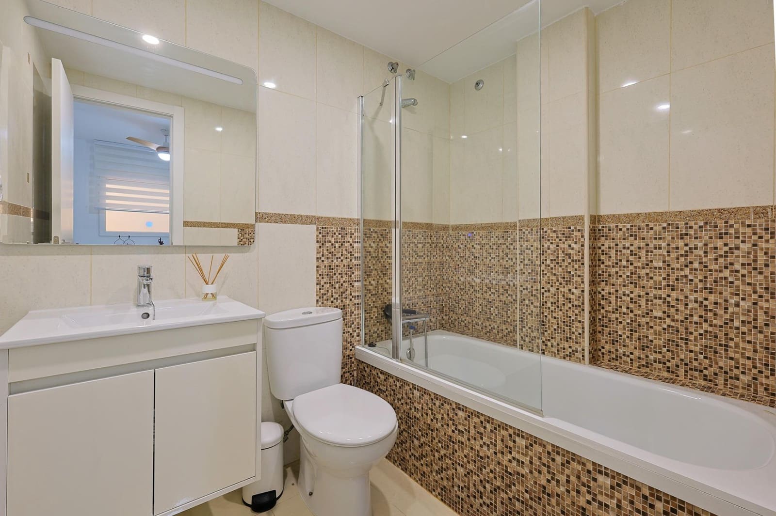 3 Zimmer Wohnung zu verkaufen in Muchamiel / Mutxamel mit Pool Garage - 273.000 € (Ref: 9732157)