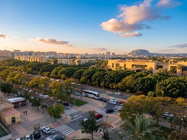 3 slaapkamer Flat te koop in Playa de San Juan, Alicante stad met zwembad - € 539.000 (Ref: 9735607)