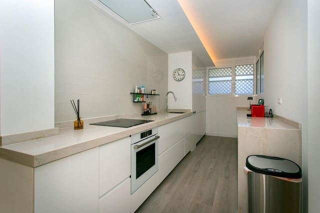 3 soverom Bungalow til salgs i Playa de San Juan, Alicante by med svømmebasseng garasje - € 636 000 (Ref: 9735608)