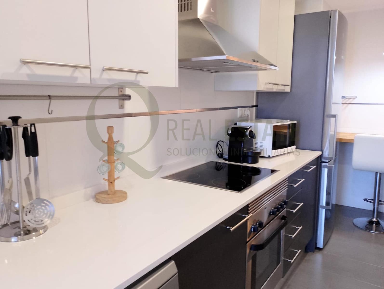 3 quarto Apartamento para venda em Alicante cidade com piscina garagem - 840 000 € (Ref: 9735609)