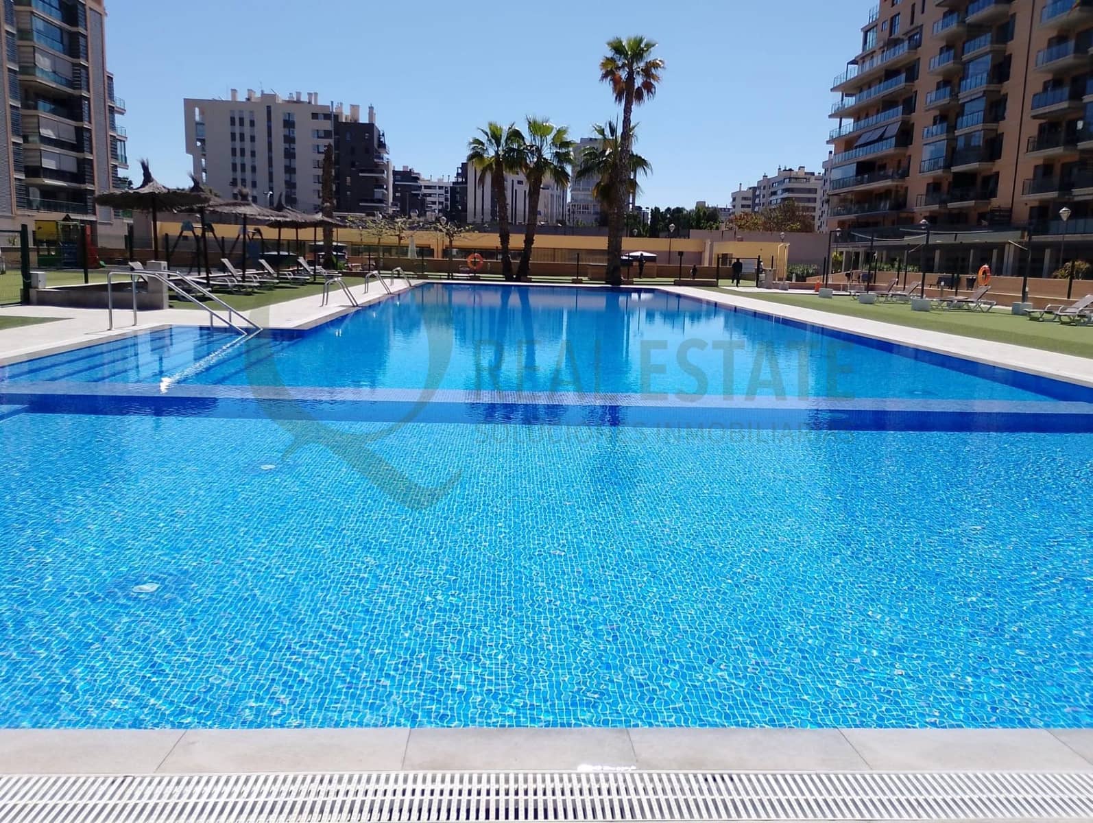 3 quarto Apartamento para venda em Alicante cidade com piscina garagem - 840 000 € (Ref: 9735609)