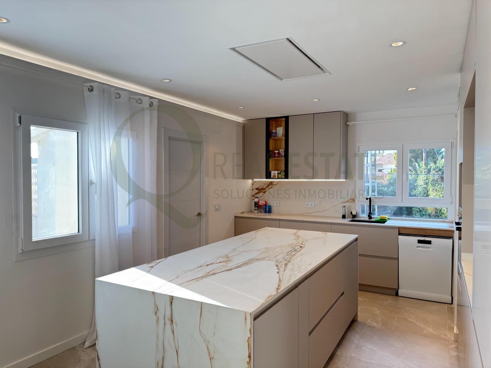 7 bedroom Villa for sale in La Font with pool garage - € 1,395,000 (Ref: 9735610)