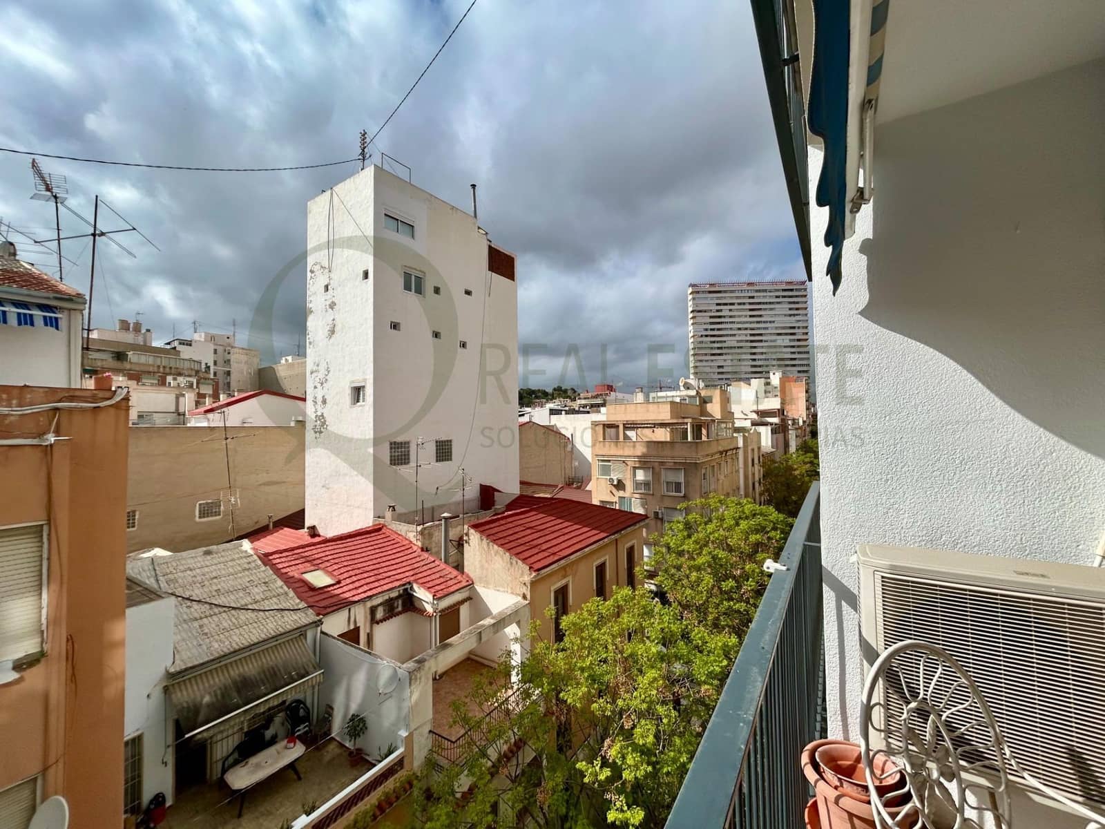 4 Zimmer Wohnung zu verkaufen in Alicante / Alacant Stadt - 395.500 € (Ref: 9738585)