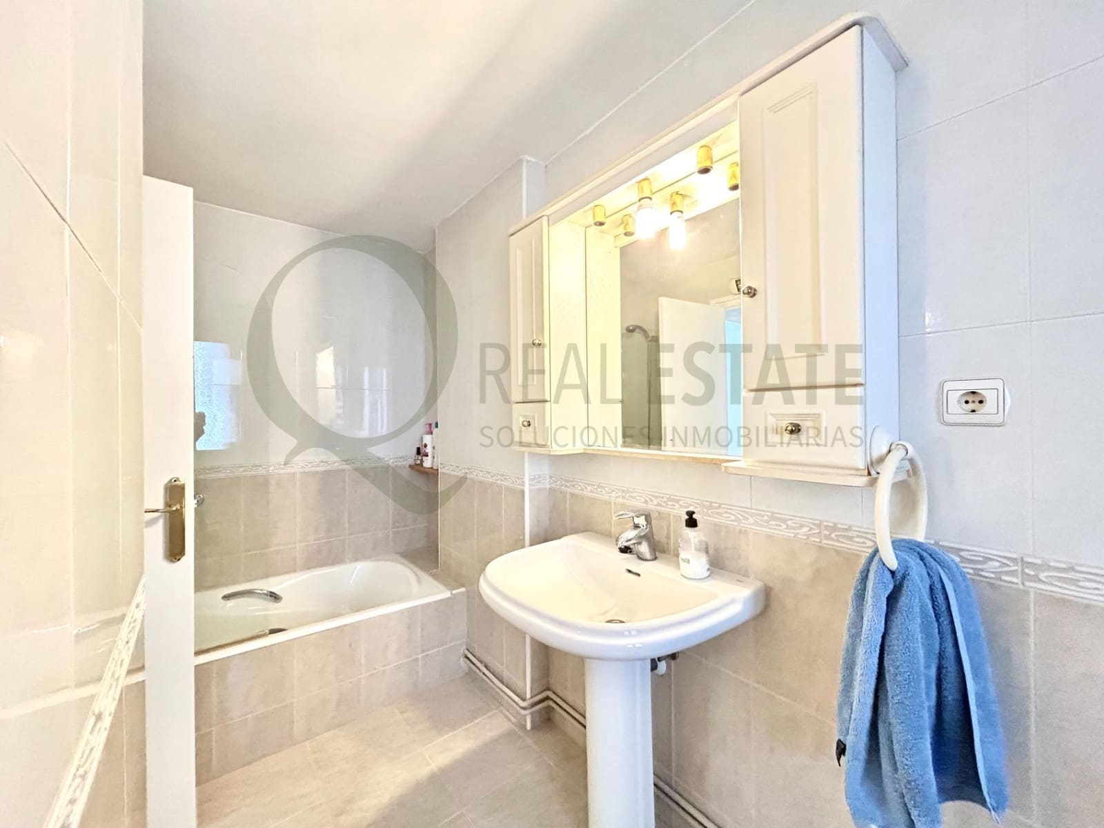 4 Zimmer Wohnung zu verkaufen in Alicante / Alacant Stadt - 395.500 € (Ref: 9738585)