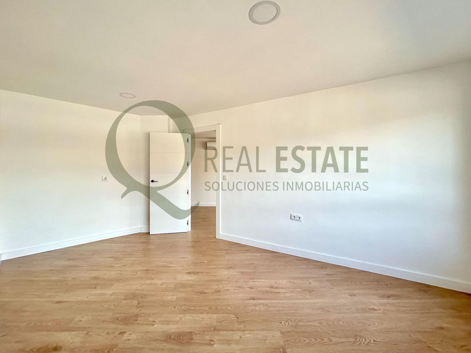 3 bedroom Flat for sale in San Vicente / Sant Vicent del Raspeig with pool - € 229,000 (Ref: 9741760)