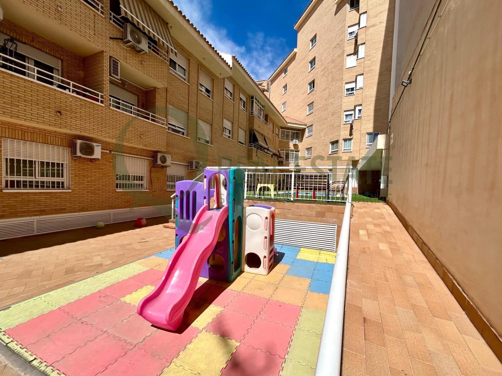 3 bedroom Flat for sale in San Vicente / Sant Vicent del Raspeig with pool - € 229,000 (Ref: 9741760)