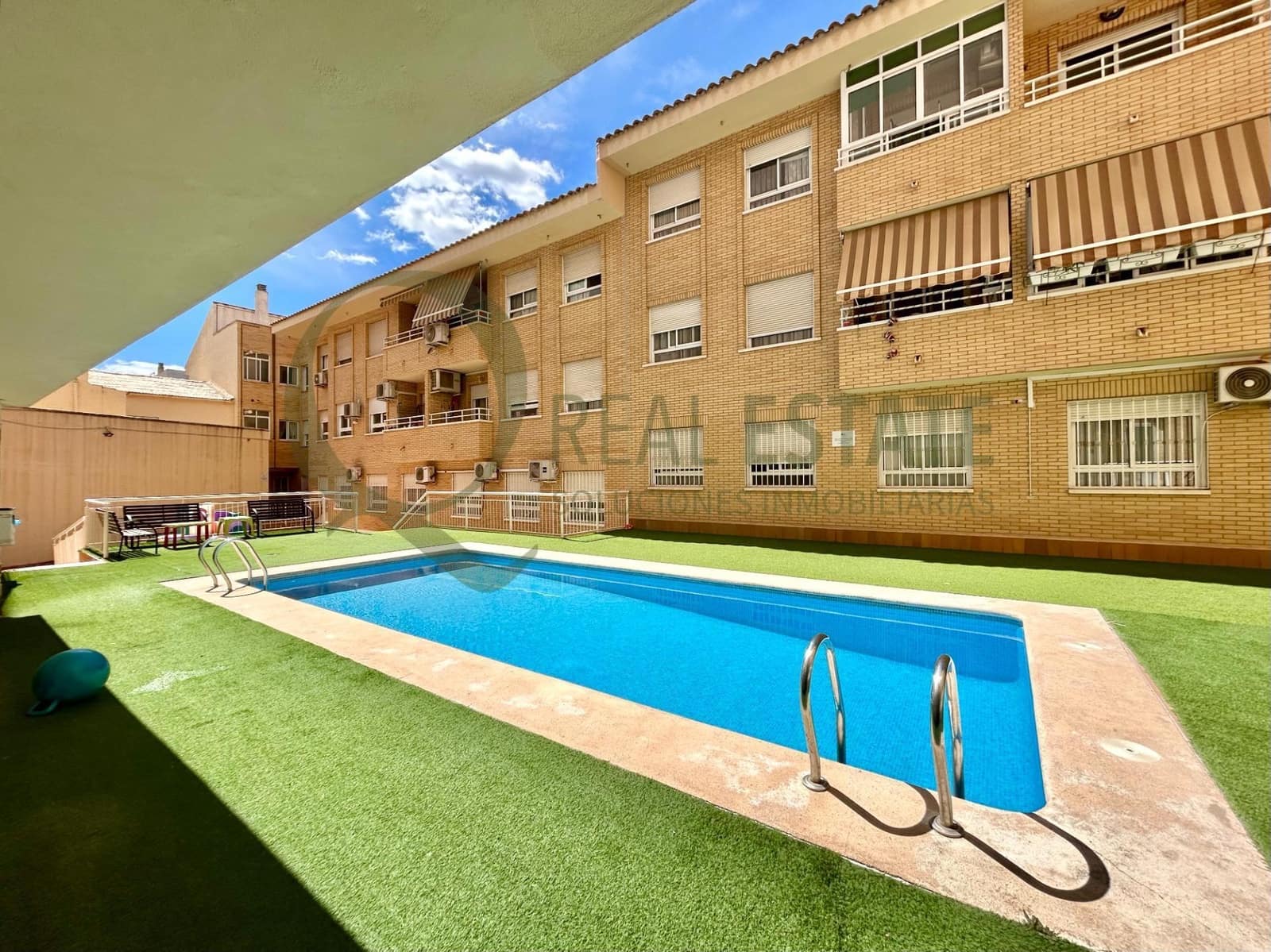 3 bedroom Flat for sale in San Vicente / Sant Vicent del Raspeig with pool - € 229,000 (Ref: 9741760)