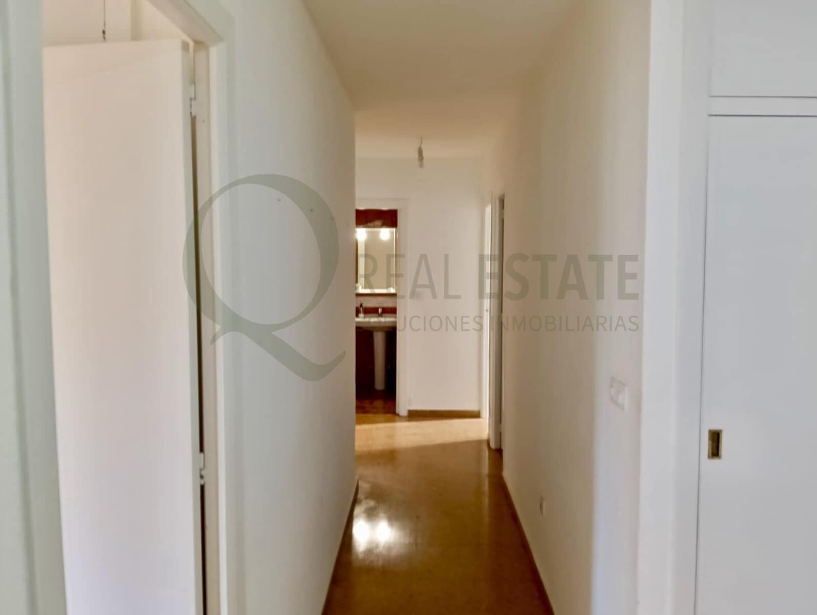 4 soveværelse Lejlighed til salg i Alicante by - € 450.000 (Ref: 9741761)