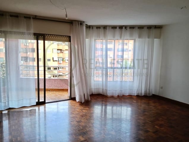 4 makuuhuone Asunto myytävänä paikassa Alicante kaupunki - 450 000 € (Ref: 9741761)