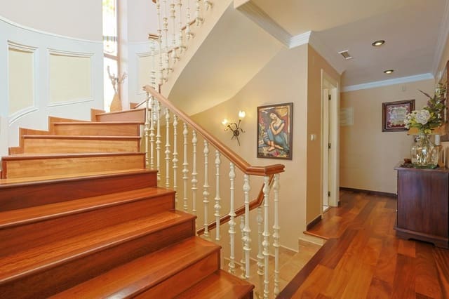 5 soveværelse Villa til salg i Alicante Golf, Alicante by med swimmingpool garage - € 1.250.000 (Ref: 9748079)