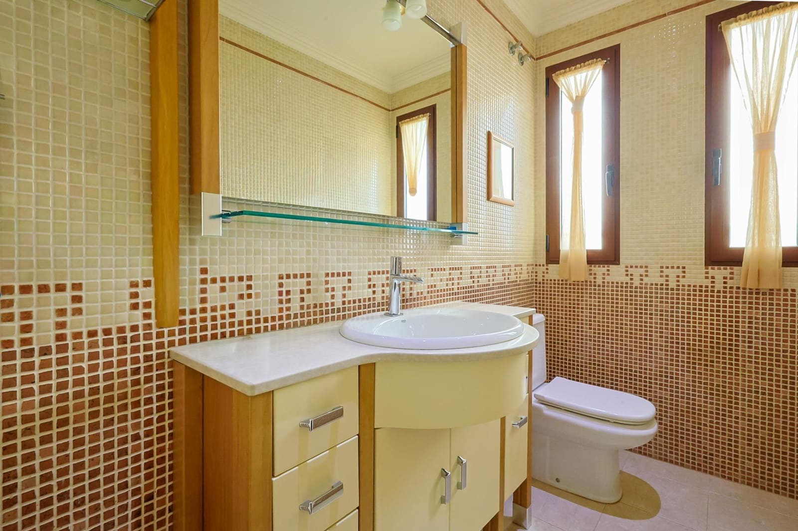 5 soveværelse Villa til salg i Alicante by med swimmingpool garage - € 1.250.000 (Ref: 9748079)