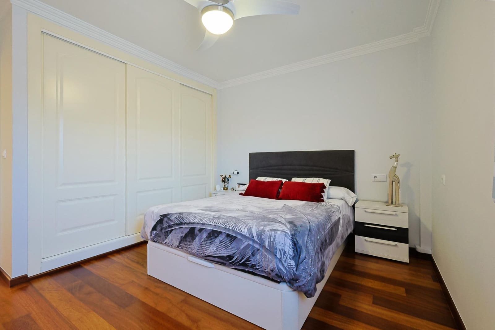 5 bedroom Villa for sale in Alicante / Alacant city with pool garage - € 1,250,000 (Ref: 9748079)