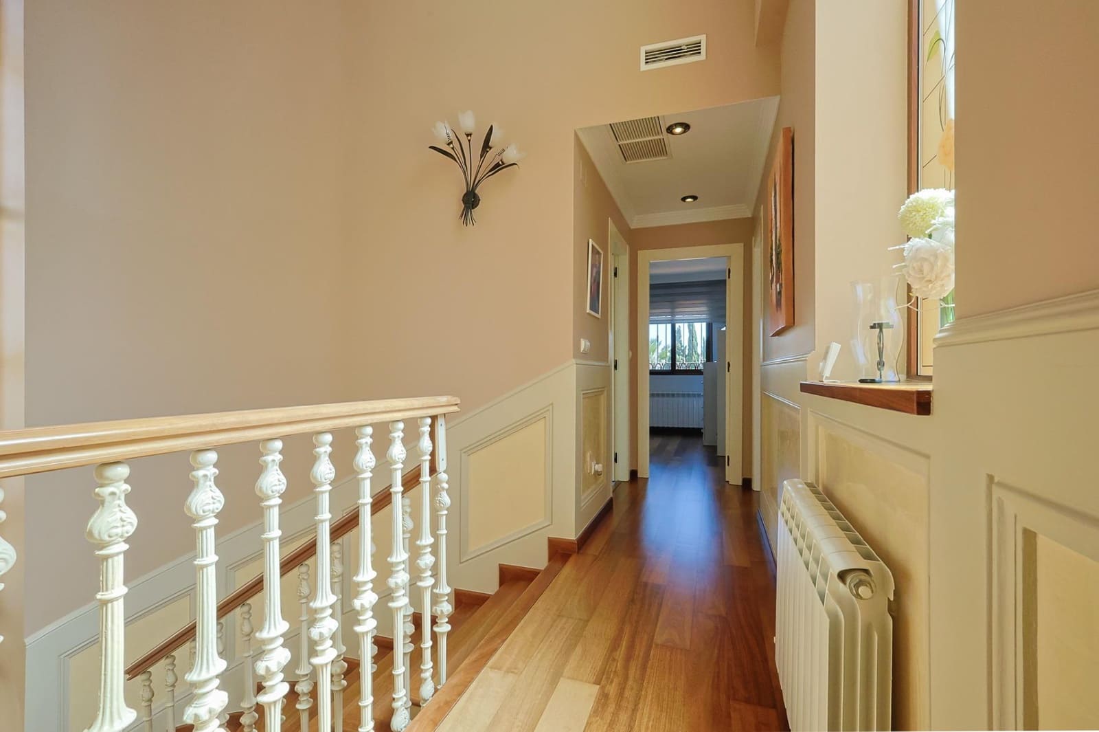 5 bedroom Villa for sale in Alicante / Alacant city with pool garage - € 1,250,000 (Ref: 9748079)