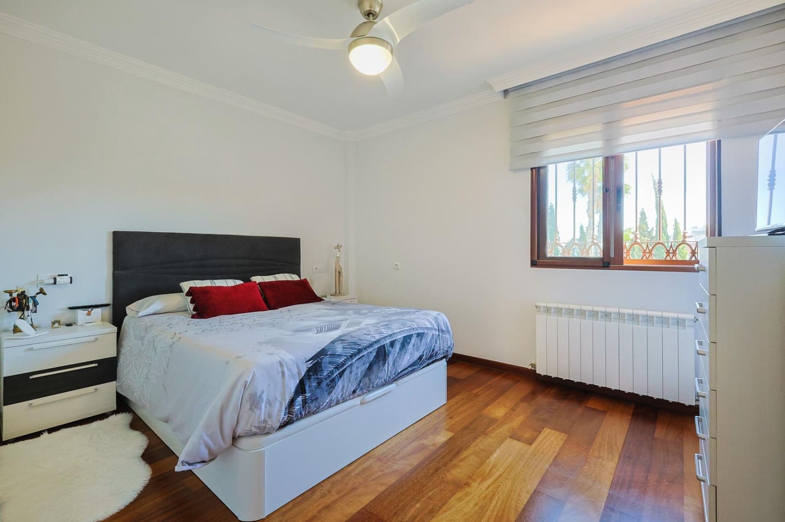 5 bedroom Villa for sale in Alicante / Alacant city with pool garage - € 1,250,000 (Ref: 9748079)