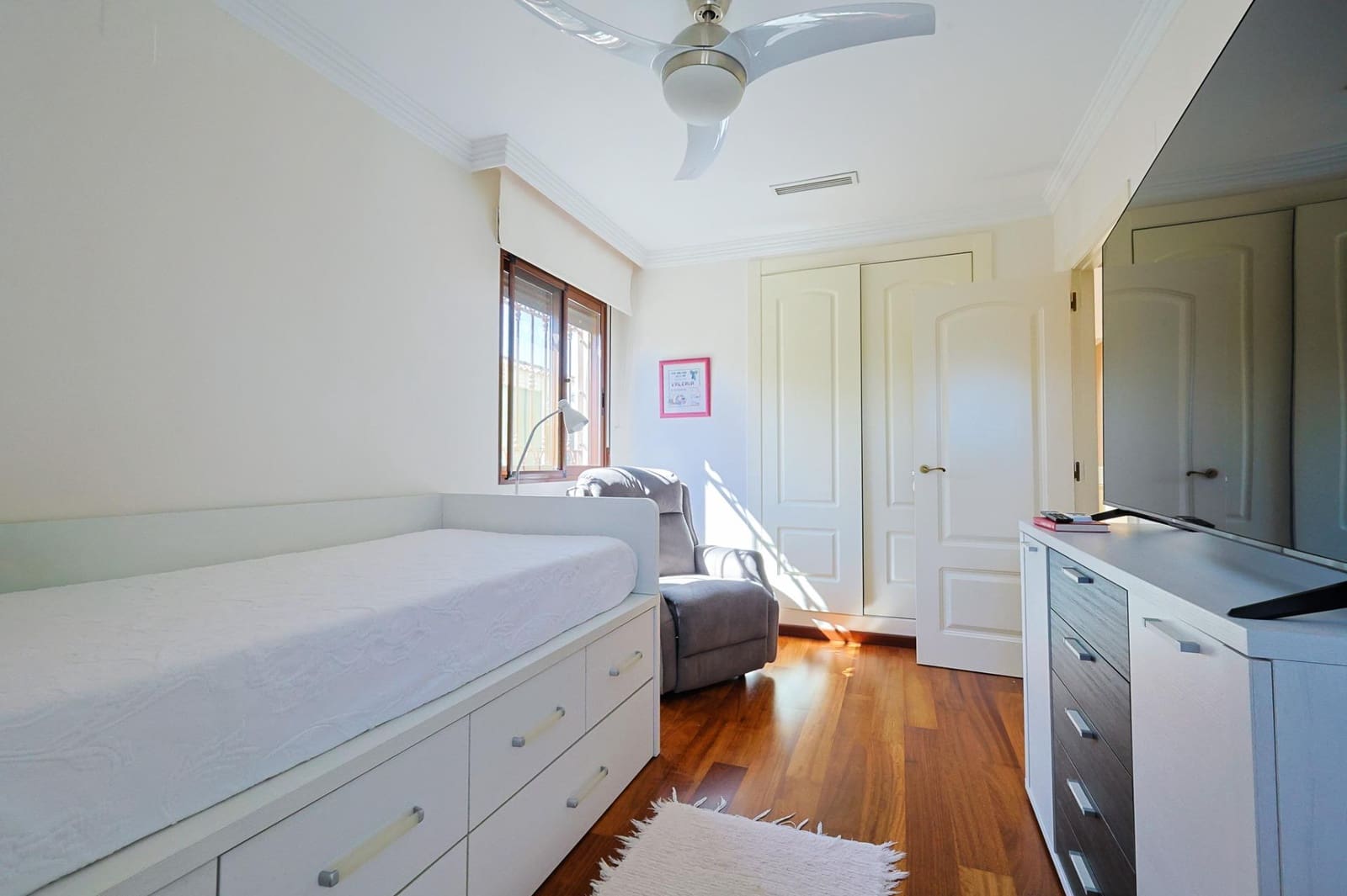 5 bedroom Villa for sale in Alicante / Alacant city with pool garage - € 1,250,000 (Ref: 9748079)