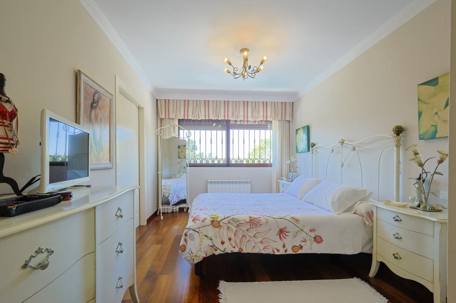 5 bedroom Villa for sale in Alicante / Alacant city with pool garage - € 1,250,000 (Ref: 9748079)