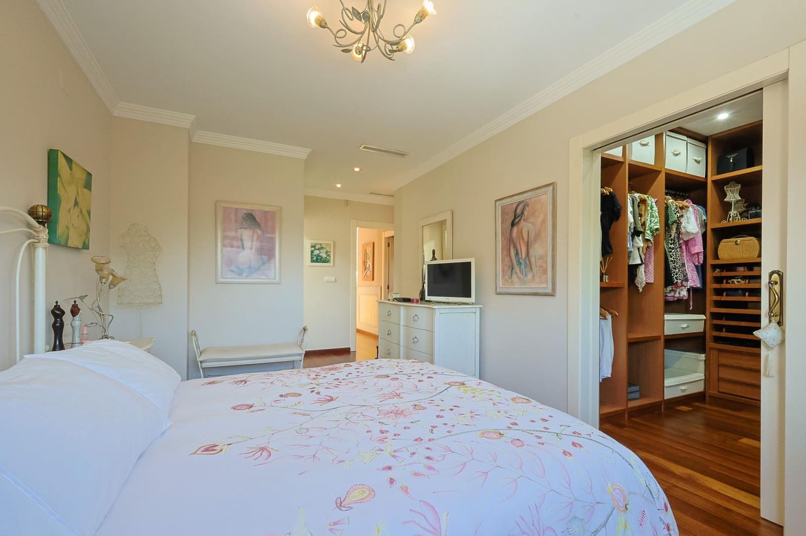 5 bedroom Villa for sale in Alicante / Alacant city with pool garage - € 1,250,000 (Ref: 9748079)