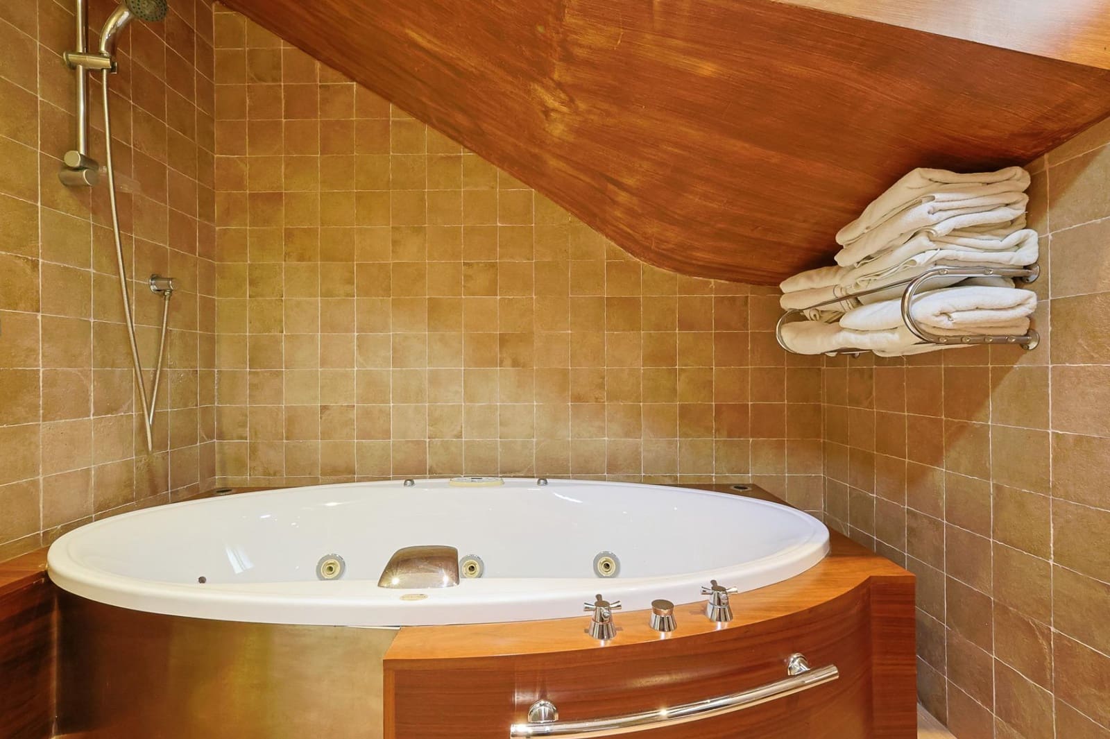 5 bedroom Villa for sale in Alicante / Alacant city with pool garage - € 1,250,000 (Ref: 9748079)