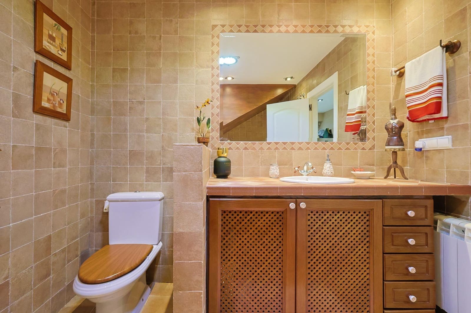 5 bedroom Villa for sale in Alicante / Alacant city with pool garage - € 1,250,000 (Ref: 9748079)