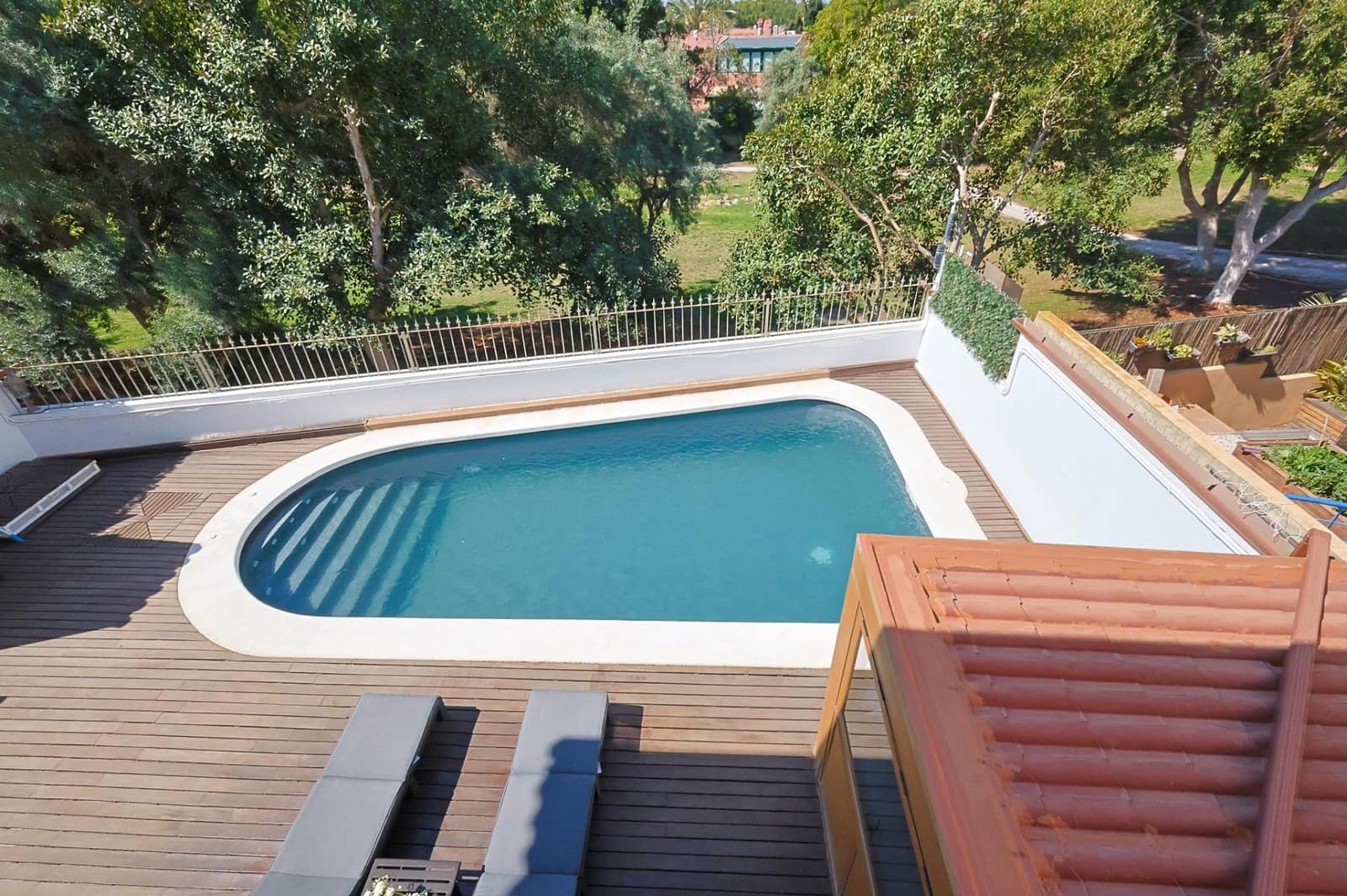 5 bedroom Villa for sale in Alicante / Alacant city with pool garage - € 1,250,000 (Ref: 9748079)