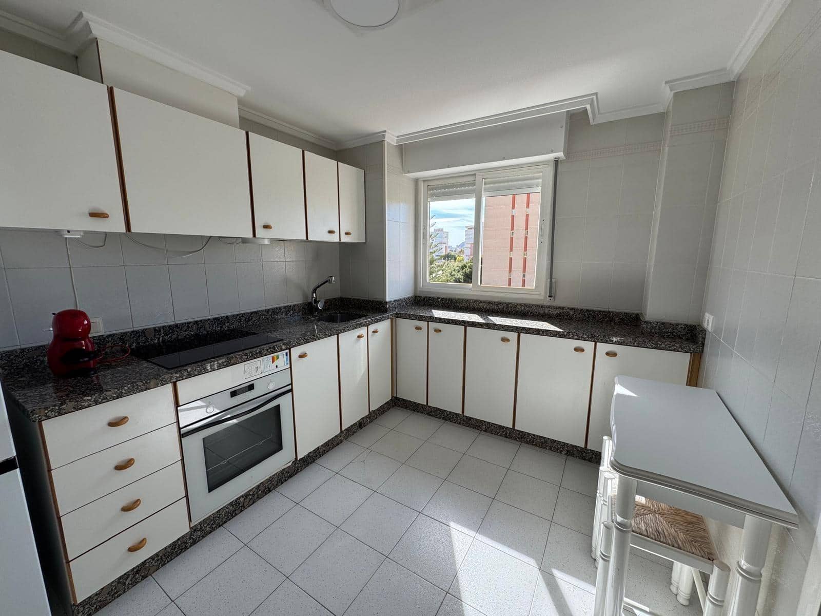 3 Zimmer Wohnung zu vermieten in Playa de San Juan mit Pool Garage - 1.350 € (Ref: 9752056)