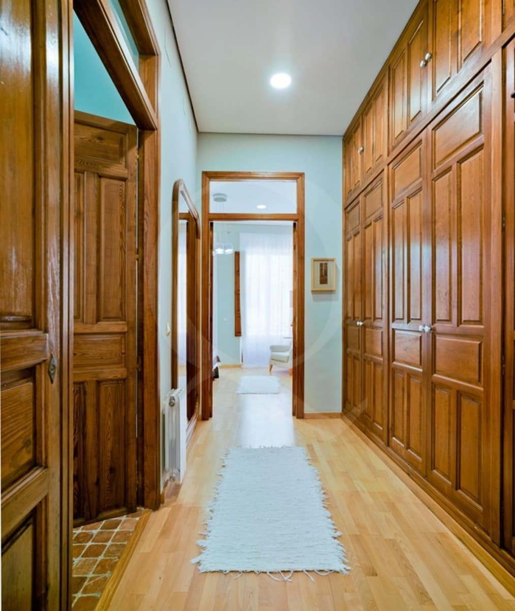 Appartement de 2 chambres à louer à Alicante ville - 1 750 € (Ref: 9752057)