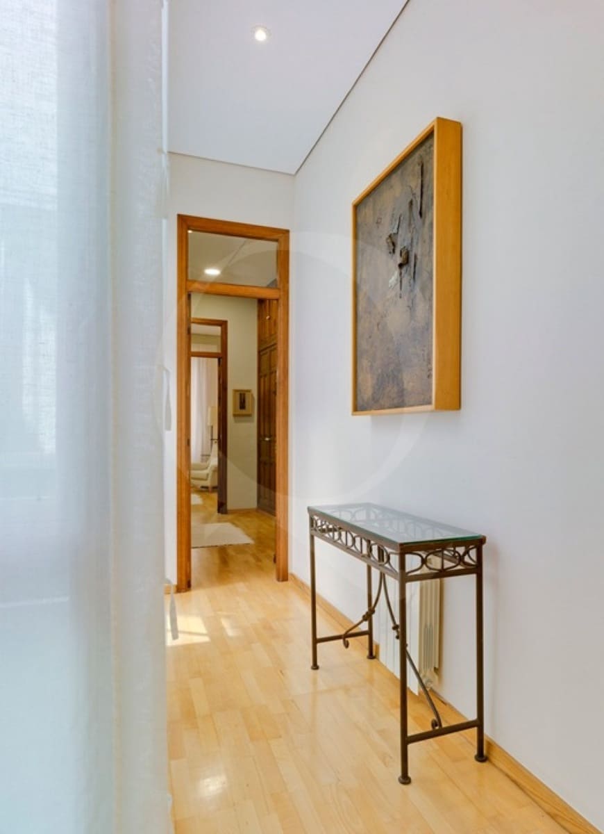 Appartement de 2 chambres à louer à Alicante ville - 1 750 € (Ref: 9752057)