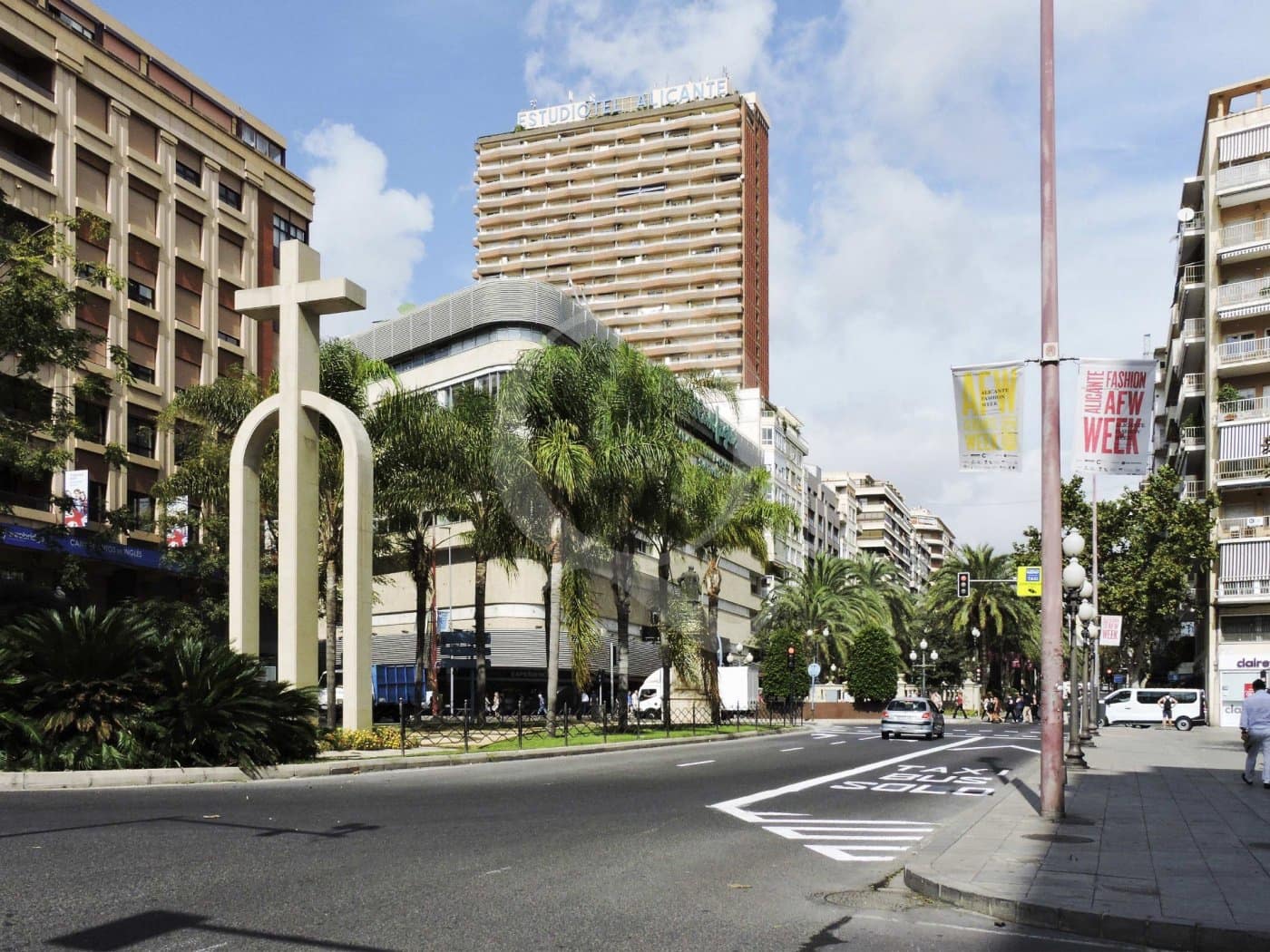 Appartement de 2 chambres à louer à Alicante ville - 1 750 € (Ref: 9752057)