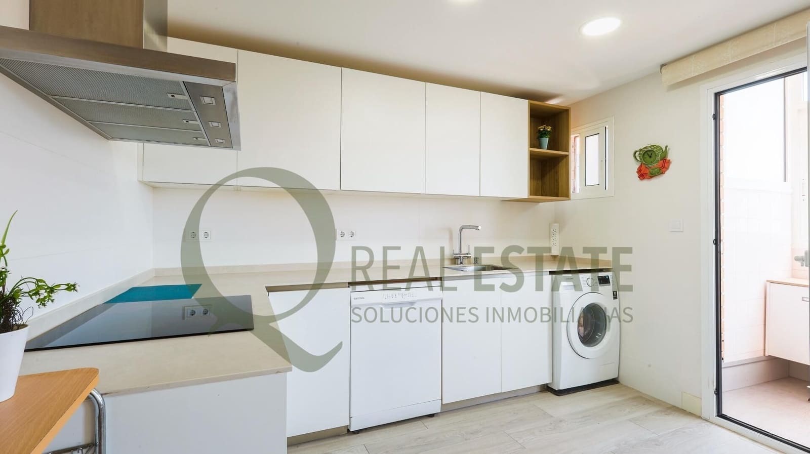 3 soverom Leilighet til salgs i Playa de San Juan med svømmebasseng garasje - € 430 000 (Ref: 9783017)